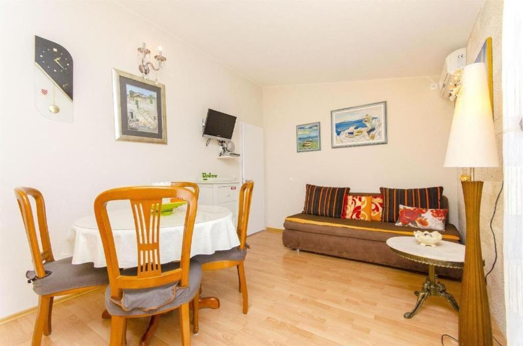 Apartments Nives Trogir Bagian luar foto