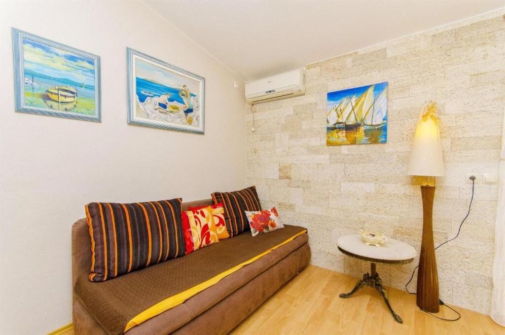Apartments Nives Trogir Bagian luar foto