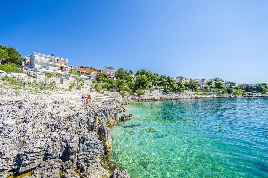 Apartments Nives Trogir Bagian luar foto