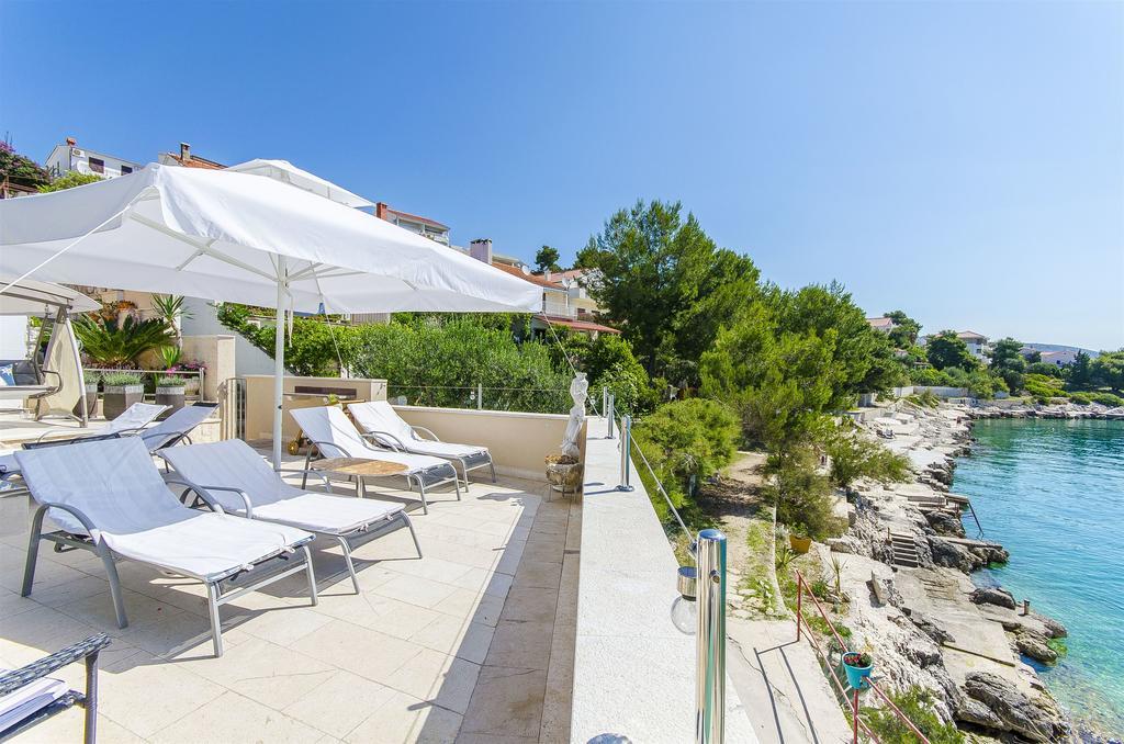 Apartments Nives Trogir Bagian luar foto