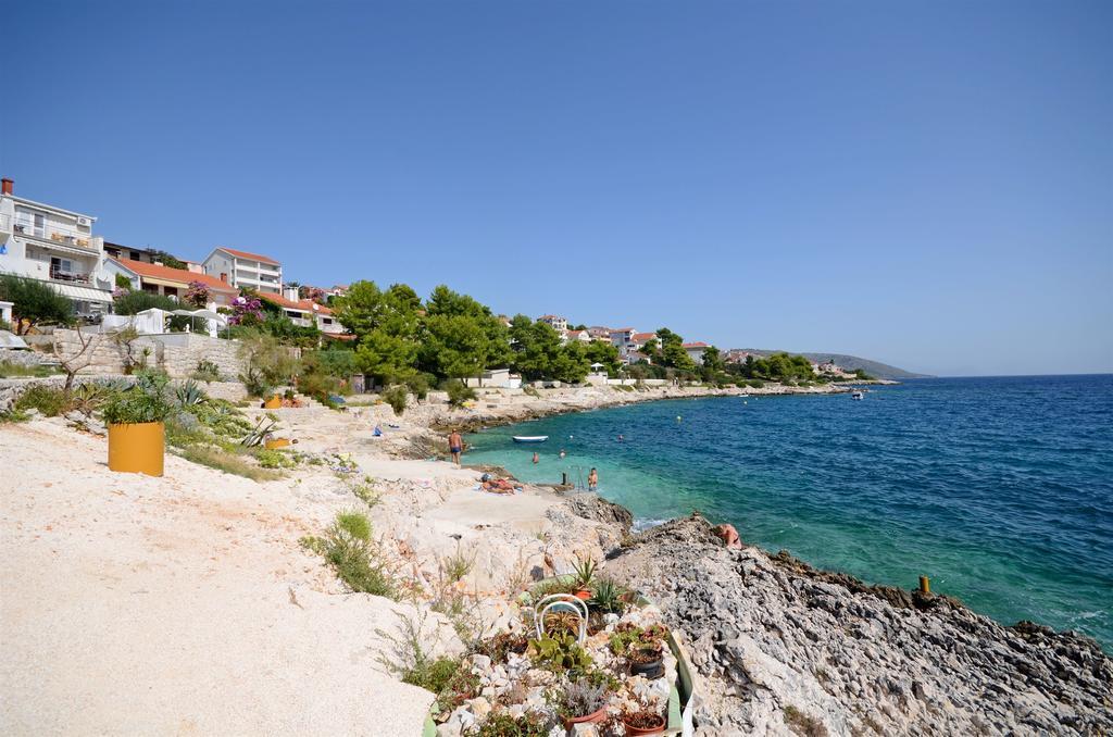 Apartments Nives Trogir Bagian luar foto