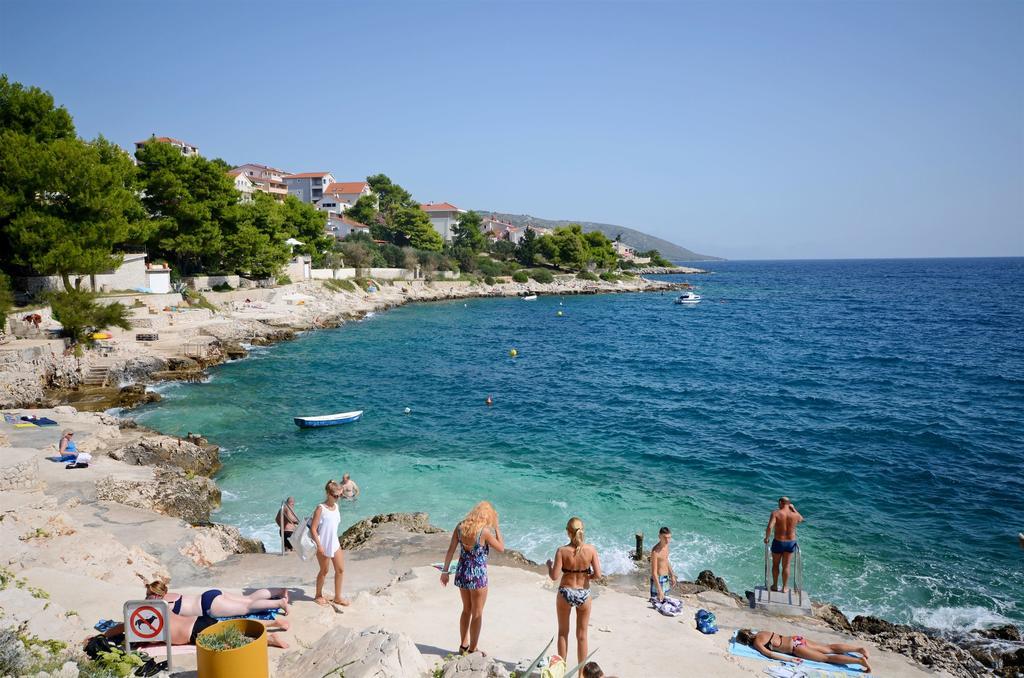 Apartments Nives Trogir Bagian luar foto