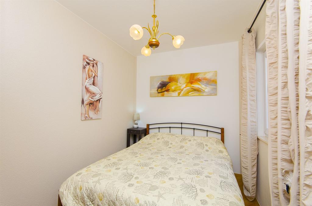 Apartments Nives Trogir Bagian luar foto