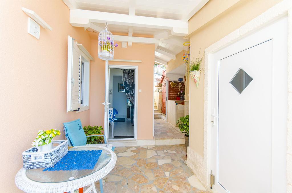 Apartments Nives Trogir Bagian luar foto