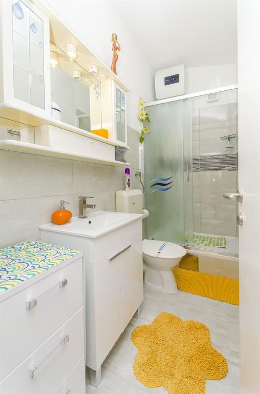 Apartments Nives Trogir Bagian luar foto