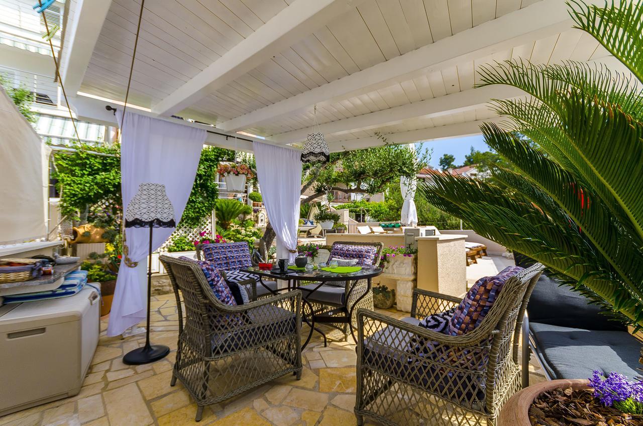 Apartments Nives Trogir Bagian luar foto