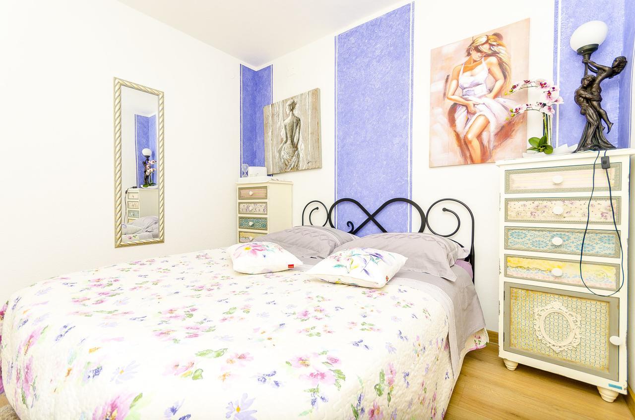 Apartments Nives Trogir Bagian luar foto